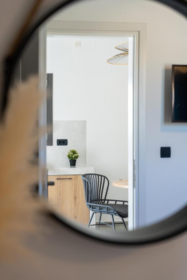 Almira Luxury Suites Perivolos  Exterior foto